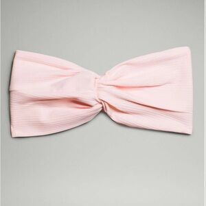 NWT Lululemon Ribbed Nulu Twist Front Headband. Color- Strawberry Milkshake